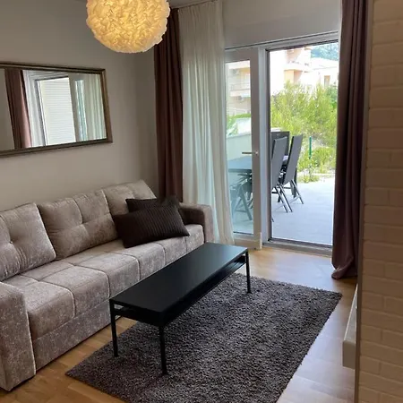 Leon Apartment *