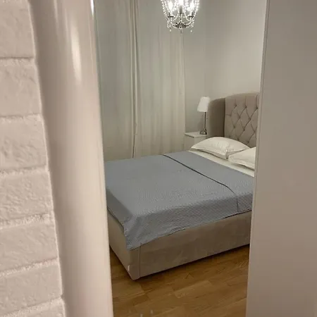 Leon Apartment *